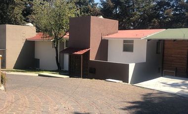 Renta Casa en Condominio Centenario, (Bosques de Tarango)