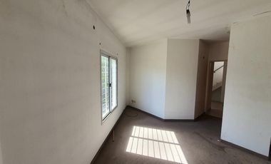 Departamento en DUPLEX DE 3 AMBIENTES CON COCHERA Y TERRAZA.BANFIELD OESTE