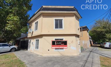 Departamento en DUPLEX DE 3 AMBIENTES CON COCHERA Y TERRAZA.BANFIELD OESTE