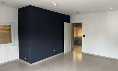 Excelente establecimiento Industrial con 554 m2 cubiertos en Pablo Nogues