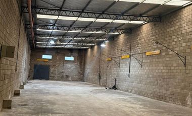 Excelente establecimiento Industrial con 554 m2 cubiertos en Pablo Nogues