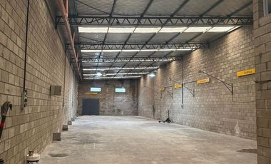 Excelente establecimiento Industrial con 554 m2 cubiertos en Pablo Nogues