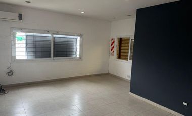 Excelente establecimiento Industrial con 554 m2 cubiertos en Pablo Nogues