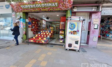 Dos locales con oficinas en planta alta en excelente zona comercial