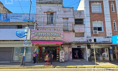 Dos locales con oficinas en planta alta en excelente zona comercial