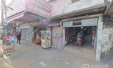 Dos locales con oficinas en planta alta en excelente zona comercial