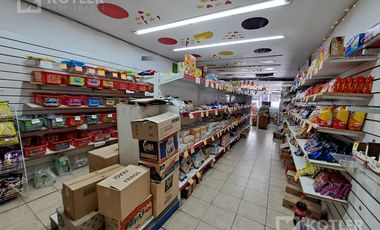 Dos locales con oficinas en planta alta en excelente zona comercial