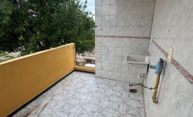 EN VENTA SALON COMERCIAL + CASA + DEPTO. EN RECREO