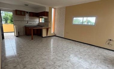 EN VENTA SALON COMERCIAL + CASA + DEPTO. EN RECREO
