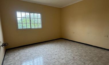 EN VENTA SALON COMERCIAL + CASA + DEPTO. EN RECREO