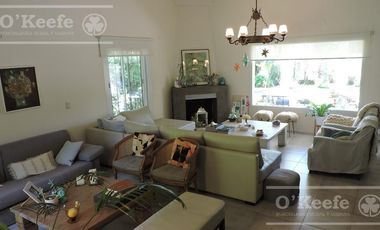 Casa de estilo colonial en venta  en Country Club El Carmen