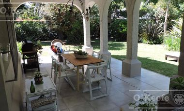 Casa de estilo colonial en venta  en Country Club El Carmen