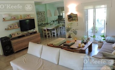 Casa de estilo colonial en venta  en Country Club El Carmen