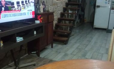 VENDO CASA 4 AMBIENTES MAS DEPARTAMENTO EN BARRIO BOSQUE ALEGRE