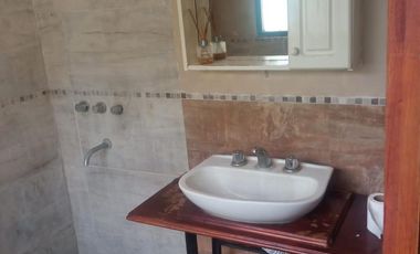 VENDO CASA 4 AMBIENTES MAS DEPARTAMENTO EN BARRIO BOSQUE ALEGRE
