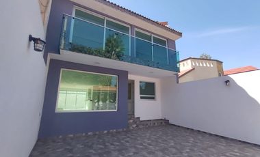 CASA EN VENTA EN JARDINDES DE BELLAVISTA