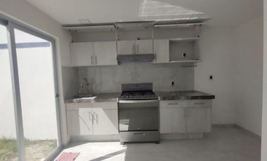 CASA EN VENTA EN JARDINDES DE BELLAVISTA