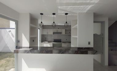 CASA EN VENTA EN JARDINDES DE BELLAVISTA