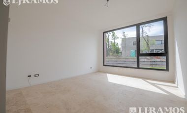 Venta Departamento 4 ambientes en Lomas de San Isidro