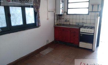Casa 2 dormitorios- Berisso centro.
