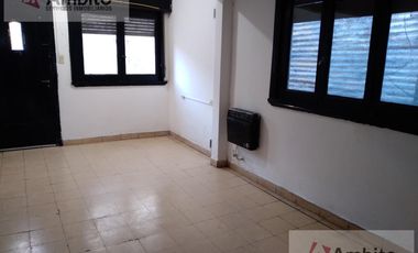 Casa 2 dormitorios- Berisso centro.
