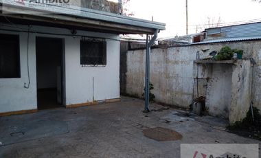 Casa 2 dormitorios- Berisso centro.