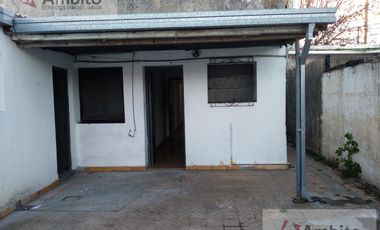 Casa 2 dormitorios- Berisso centro.