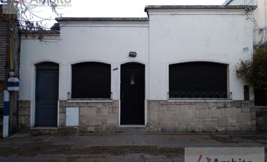 Casa 2 dormitorios- Berisso centro.