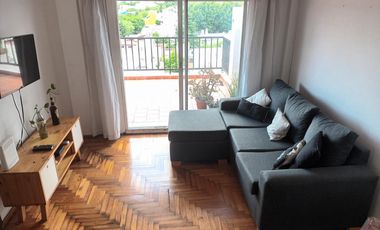 2 Amb Equipado/ Piso alto con TERRAZA / Muy Luminoso / Caballito