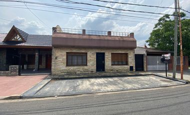 Casa de 4 ambientes en lote propio en Ramos Mejia
