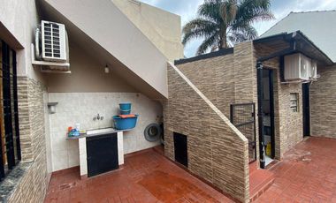 Casa de 4 ambientes en lote propio en Ramos Mejia