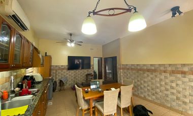 Casa de 4 ambientes en lote propio en Ramos Mejia