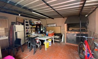 Casa de 4 ambientes en lote propio en Ramos Mejia