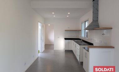 Venta casa en Bella Vista - reciclada a nuevo, a estrenar!