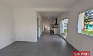 Venta casa en Bella Vista - reciclada a nuevo, a estrenar!