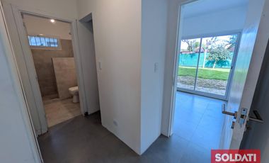 Venta casa en Bella Vista - reciclada a nuevo, a estrenar!
