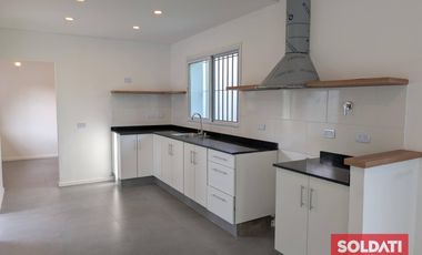 Venta casa en Bella Vista - reciclada a nuevo, a estrenar!