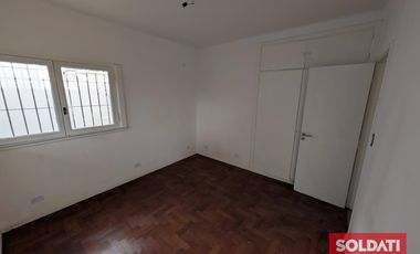 Venta casa en Bella Vista - reciclada a nuevo, a estrenar!