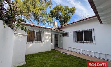 Venta casa en Bella Vista - reciclada a nuevo, a estrenar!