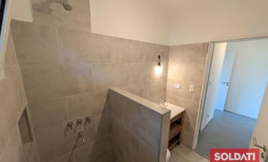 Venta casa en Bella Vista - reciclada a nuevo, a estrenar!