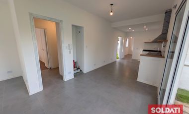 Venta casa en Bella Vista - reciclada a nuevo, a estrenar!