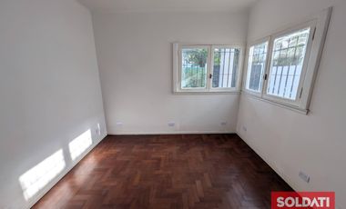 Venta casa en Bella Vista - reciclada a nuevo, a estrenar!