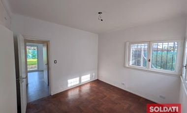 Venta casa en Bella Vista - reciclada a nuevo, a estrenar!