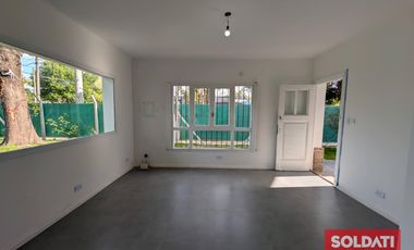 Venta casa en Bella Vista - reciclada a nuevo, a estrenar!