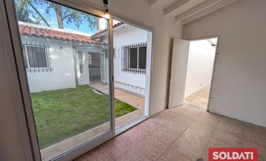 Venta casa en Bella Vista - reciclada a nuevo, a estrenar!