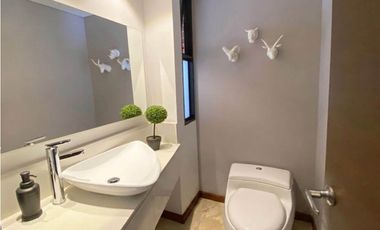 Venta casa envigado a cerca del poblado 2 niveles remodelada luxury