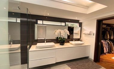 Venta casa envigado a cerca del poblado 2 niveles remodelada luxury