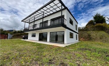 Casa en Arriendo en Vía San Antonio - La Ceja