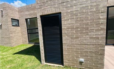 ARRIENDO CASA DE UN PISO, CAJICA