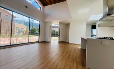 ARRIENDO CASA DE UN PISO, CAJICA